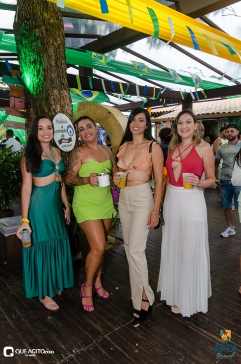 Péricles atrai milhares de foliões para o primeiro episódio do Pagode Prime na Area Beach 157