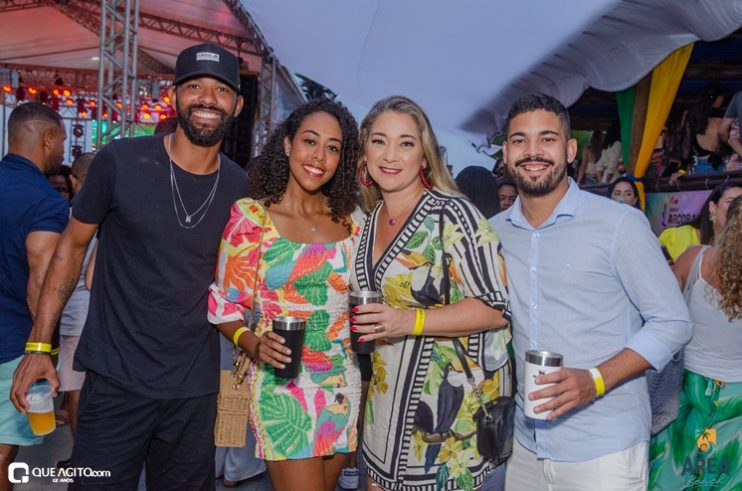 Péricles atrai milhares de foliões para o primeiro episódio do Pagode Prime na Area Beach 178