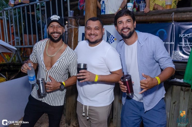 Péricles atrai milhares de foliões para o primeiro episódio do Pagode Prime na Area Beach 180