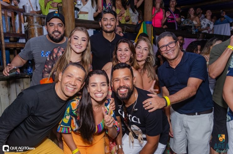 Péricles atrai milhares de foliões para o primeiro episódio do Pagode Prime na Area Beach 224