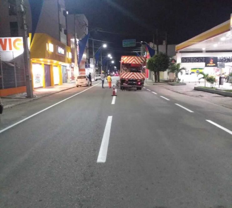 Prefeitura de Eunápolis investe em sinalização para proporcionar trânsito mais seguro à população 18