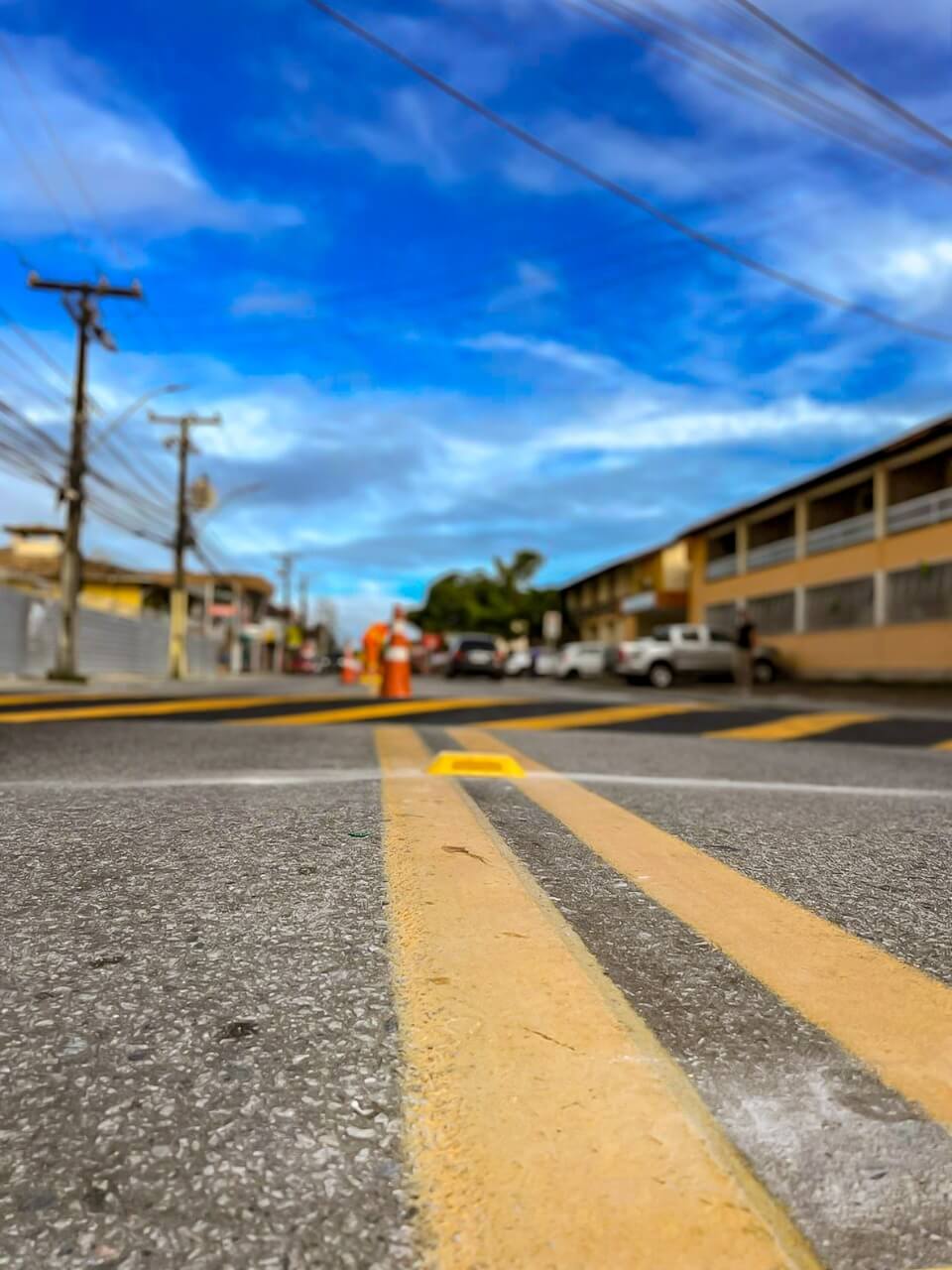 Avenida dos Navegantes recebe manutenção na pintura e sinalização de trânsito 5