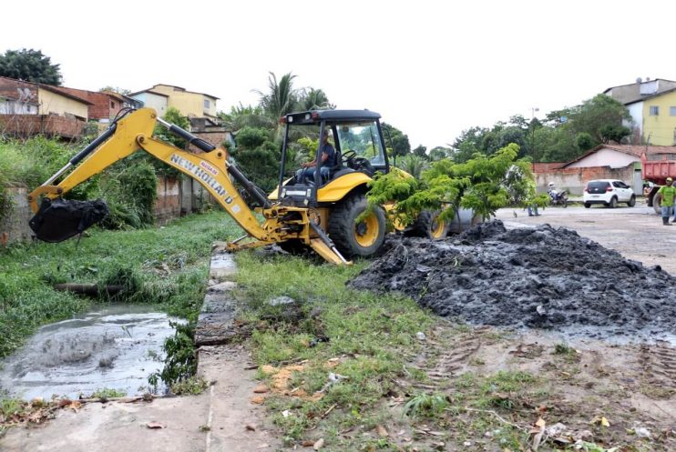 Operação Chuvas: Prefeitura de Eunápolis intensifica trabalhos para minimizar impactos do temporal 17