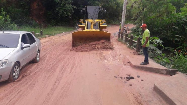 Operação Chuvas: Prefeitura de Eunápolis intensifica trabalhos para minimizar impactos do temporal 10