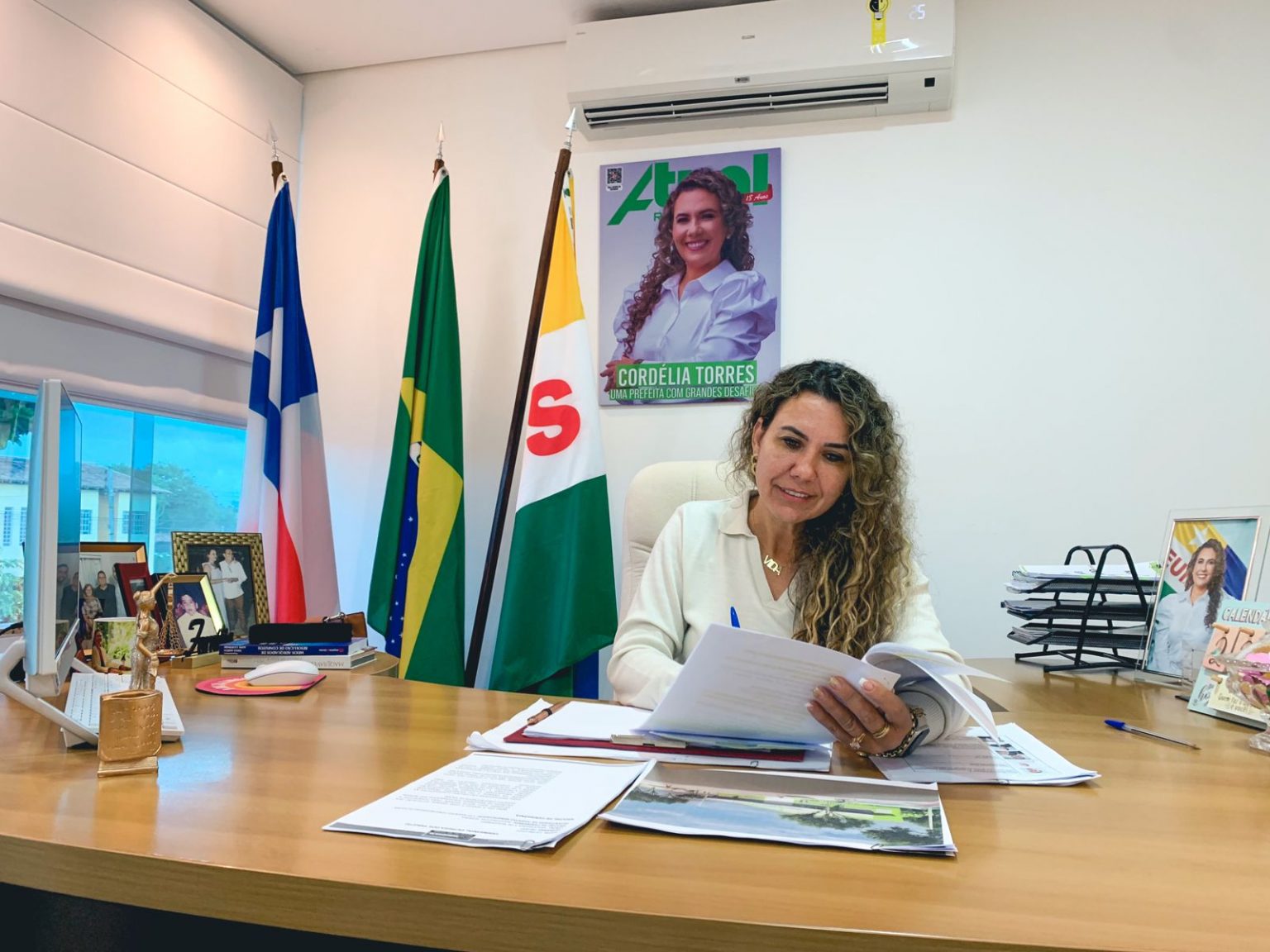 Prefeita assina decreto que flexibiliza expediente em dias de jogos do Brasil na Copa do Mundo Prefeita assina decreto que flexibiliza expediente em dias de jogos do Brasil na Copa do Mundo 9