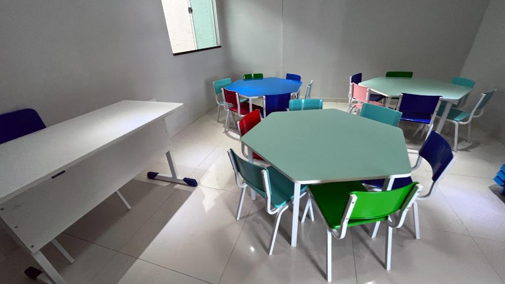 Escolas municipais de Porto Seguro são contempladas com novo mobiliário 8