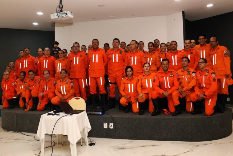 Gestão municipal participa da comemoração de um ano de implantação do Corpo de Bombeiros em Eunápolis 14