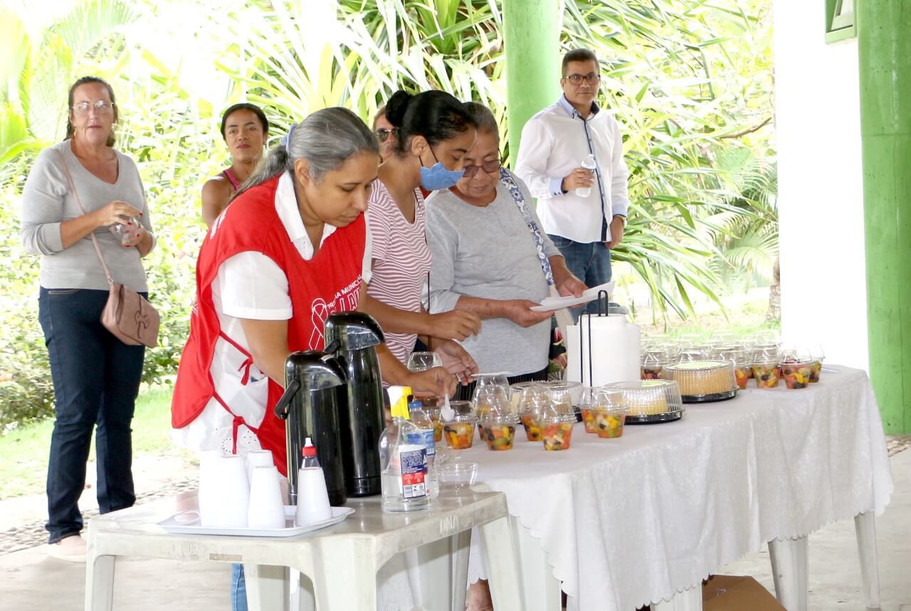 Ações alusivas ao Outubro Rosa e Novembro Azul levam conscientização à população no Parque Gravatá 76