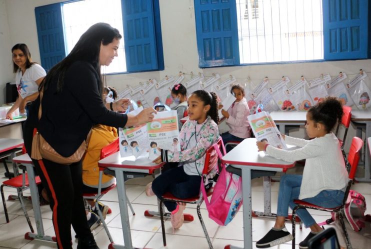 Programa leva serviços de saúde para centenas estudantes na Escola Dom Avelar Brandão Vilella 18