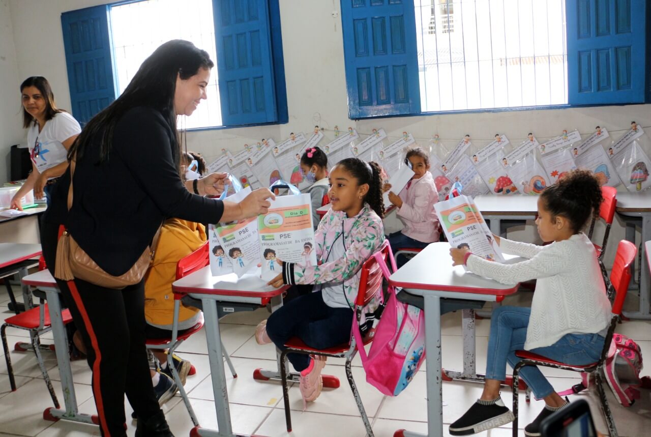 Programa leva serviços de saúde para centenas estudantes na Escola Dom Avelar Brandão Vilella 28