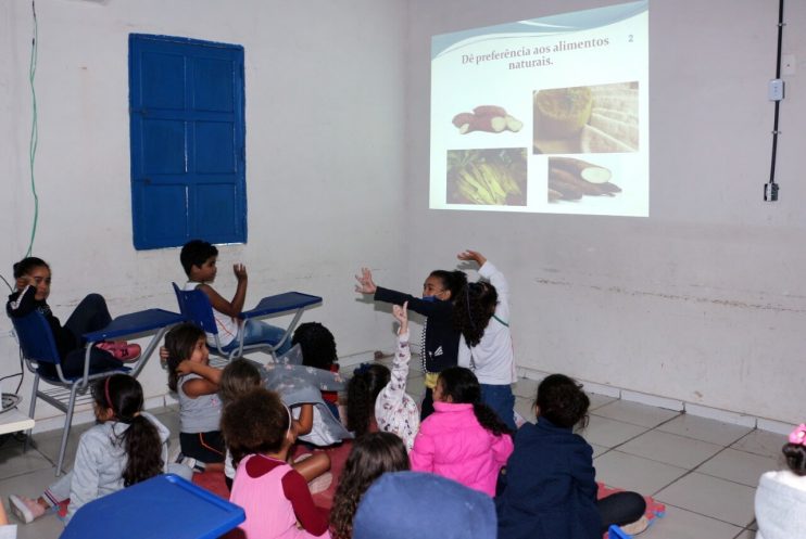 Programa leva serviços de saúde para centenas estudantes na Escola Dom Avelar Brandão Vilella 36