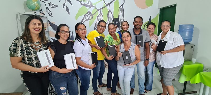 Prefeitura de Itagimirim dá sequência à integração tecnológica e digital e substitui diário de papel por tablets 7