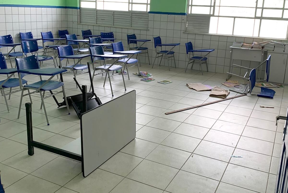 Escola Municipal Fernando Alban é invadida por vândalos e aulas são suspensas 8