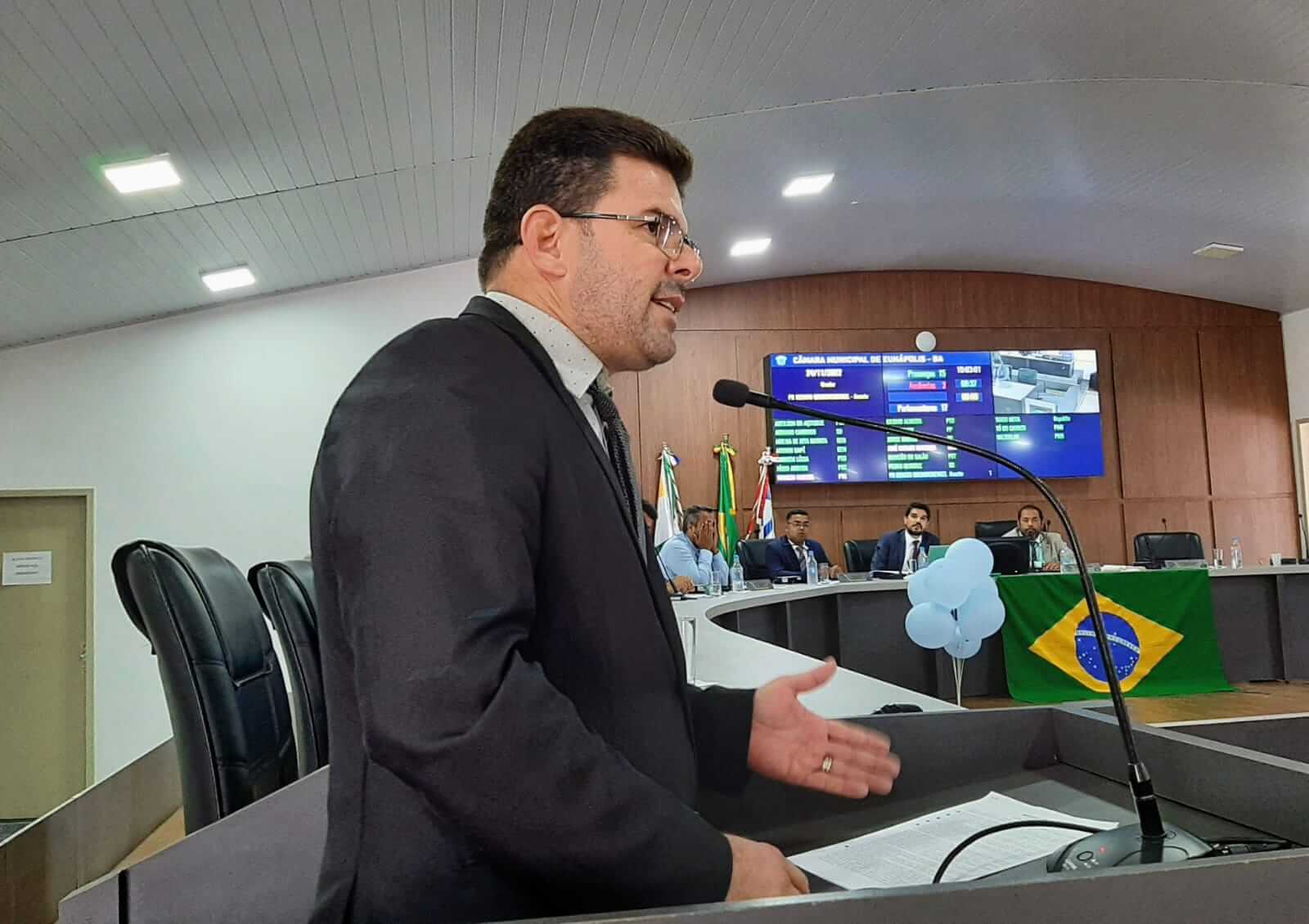 Comissão de Justiça da Câmara de Eunápolis analisa PL da taxa do lixo proposta pelo Executivo 8