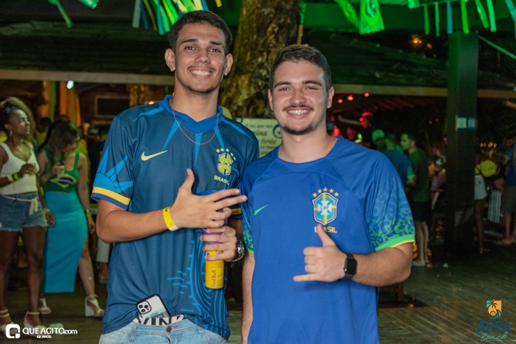 Walber Luiz, Júlio Cardozzo e Dande Maisk animam festa da Copa na Area Beach 138