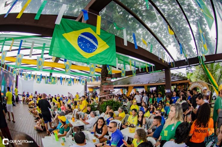 Walber Luiz, Júlio Cardozzo e Dande Maisk animam festa da Copa na Area Beach 124