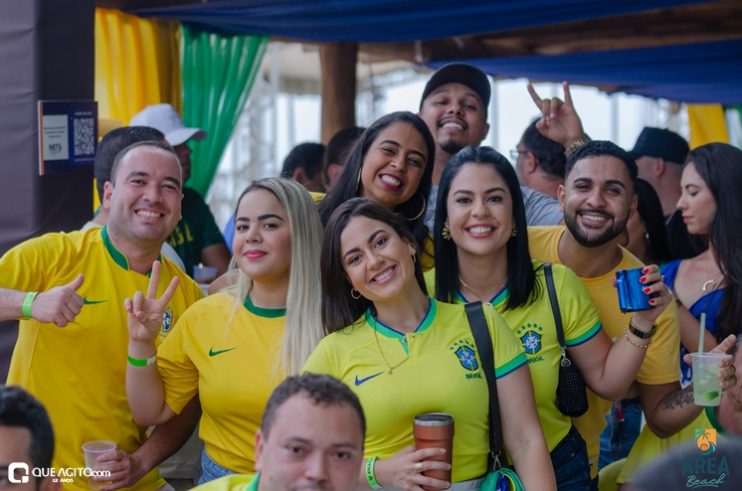 Walber Luiz, Júlio Cardozzo e Dande Maisk animam festa da Copa na Area Beach 145