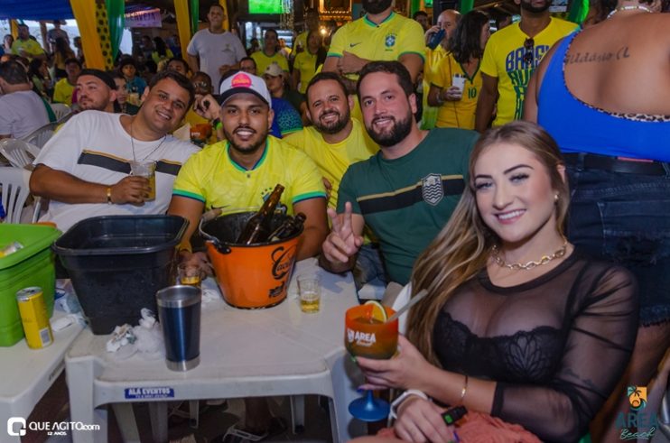 Walber Luiz, Júlio Cardozzo e Dande Maisk animam festa da Copa na Area Beach 180