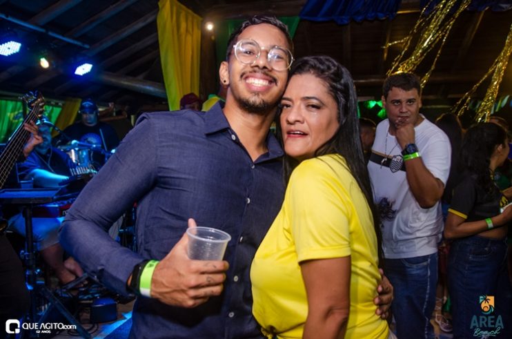 Walber Luiz, Júlio Cardozzo e Dande Maisk animam festa da Copa na Area Beach 196