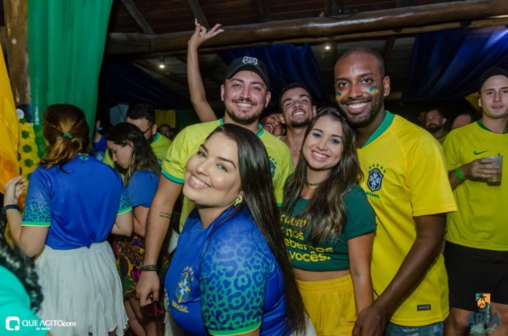Walber Luiz, Júlio Cardozzo e Dande Maisk animam festa da Copa na Area Beach 223