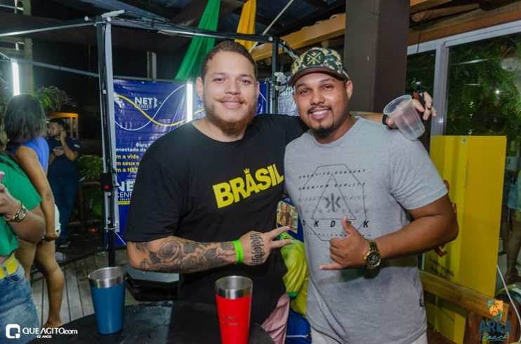 Walber Luiz, Júlio Cardozzo e Dande Maisk animam festa da Copa na Area Beach 205
