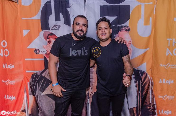 _DSC8181 Show de Thiago Aquino lota a cabana Area Beach em Porto Seguro 94