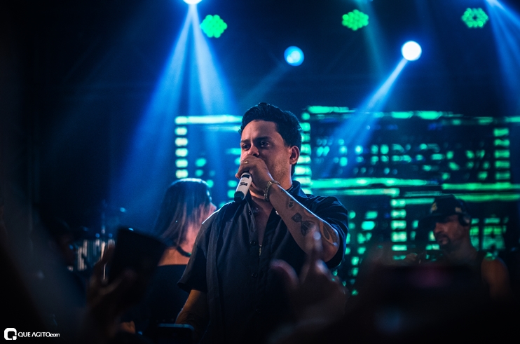 _DSC8325 Show de Thiago Aquino lota a cabana Area Beach em Porto Seguro 141