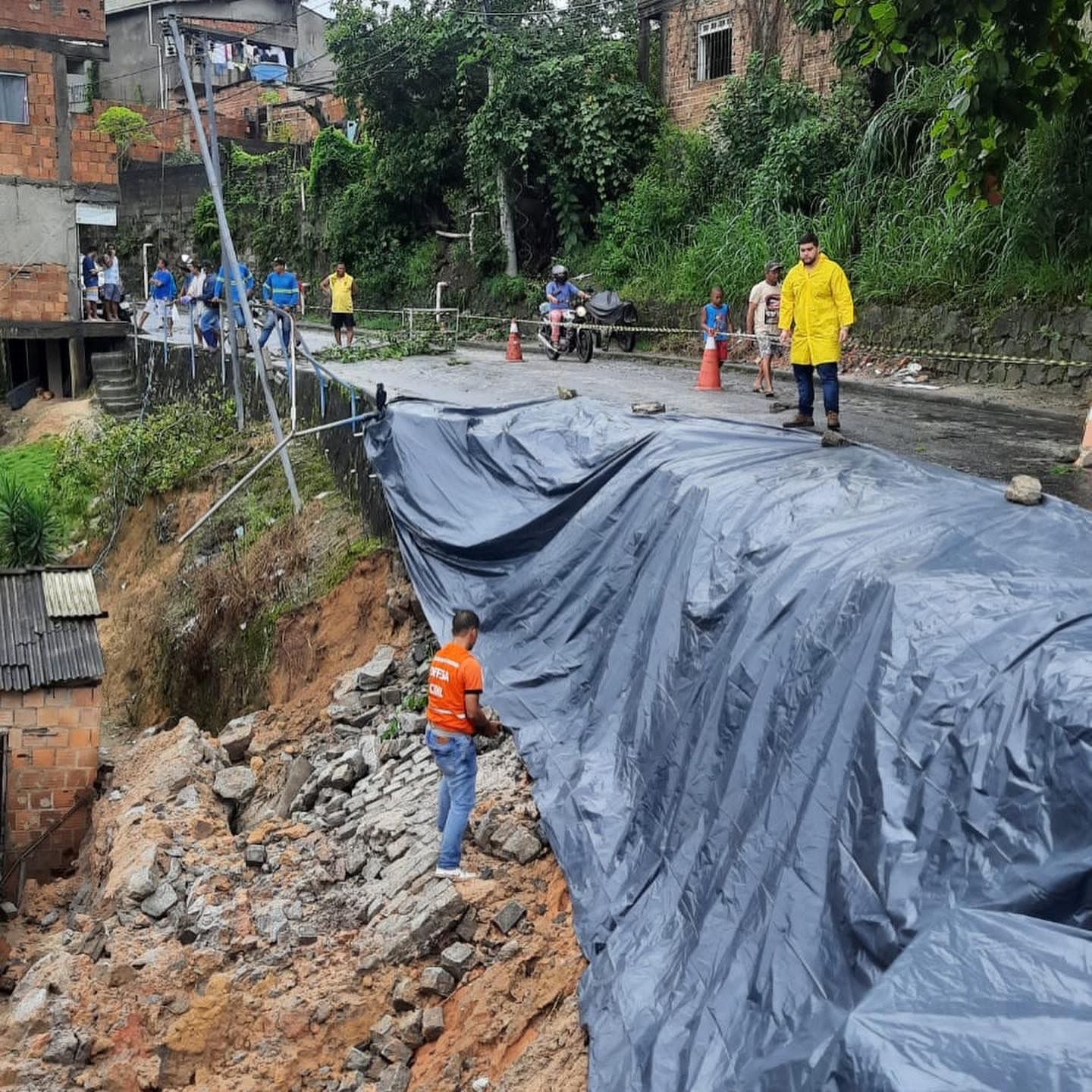 Prefeitura de Porto Seguro age rápido para minimizar os danos causados pela chuva 15