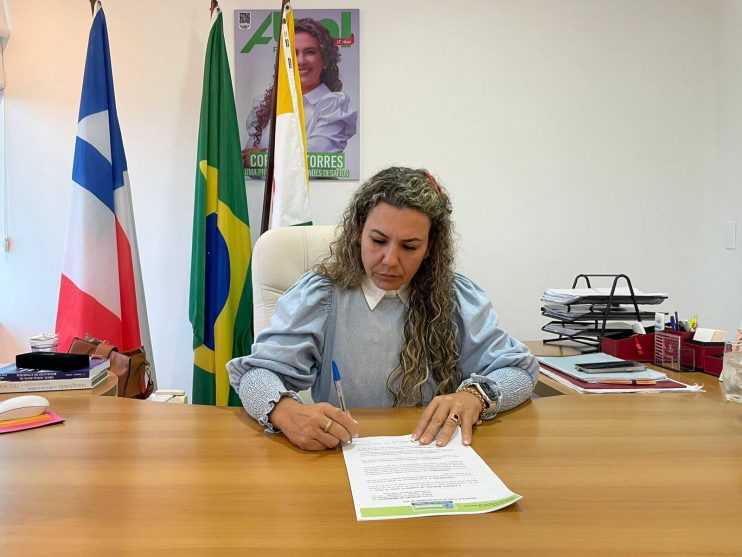 Prefeita Cordélia Torres decreta situação de emergência devido às chuvas em Eunápolis 13