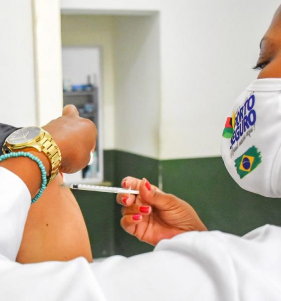 Porto Seguro inicia vacinação da 5ª dose contra a Covid-19 16