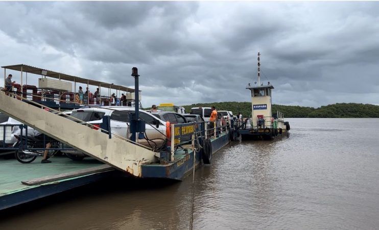 MAU TEMPO - Cheia do Buranhém compromete tempo de manobra das balsas 4