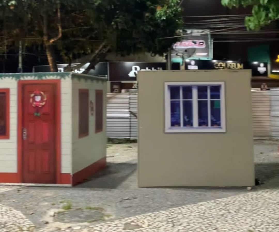 Prefeitura de Eunápolis inicia montagem da estrutura do Natal Luz na Praça da Bandeira 29