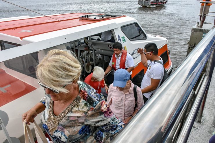 CRUZEIRO EUROPEU FAZ PASSEIOS EM PORTO SEGURO 22