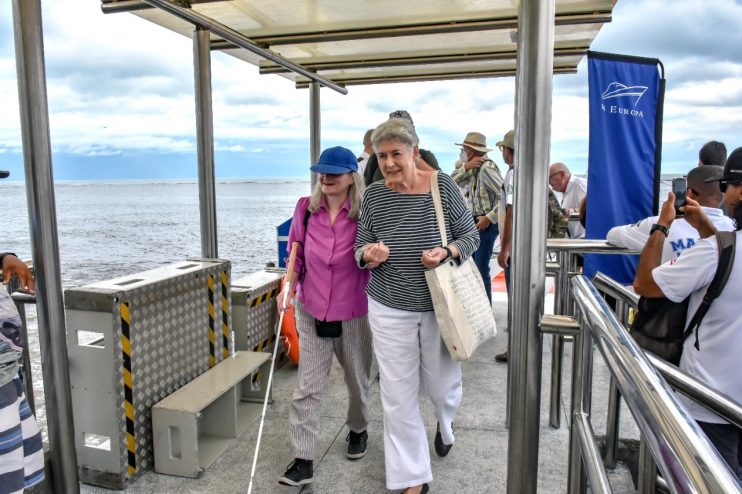 CRUZEIRO EUROPEU FAZ PASSEIOS EM PORTO SEGURO 17