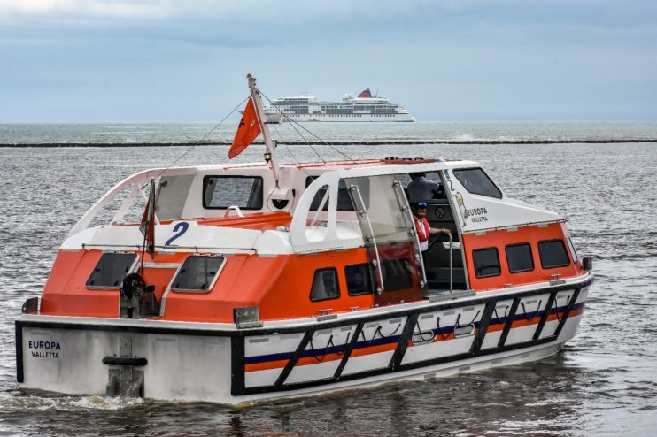 CRUZEIRO EUROPEU FAZ PASSEIOS EM PORTO SEGURO 13