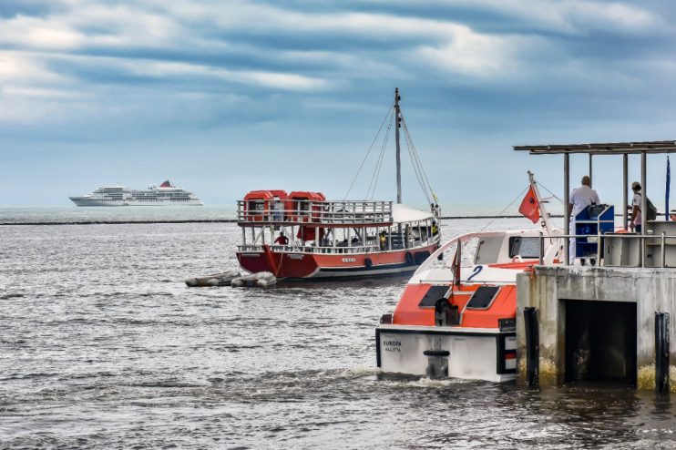 CRUZEIRO EUROPEU FAZ PASSEIOS EM PORTO SEGURO 12