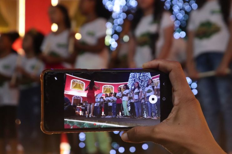 Natal Luz: abertura da Vila do Papai Noel atrai centenas de pessoas para a Praça da Bandeira em Eunápolis 18