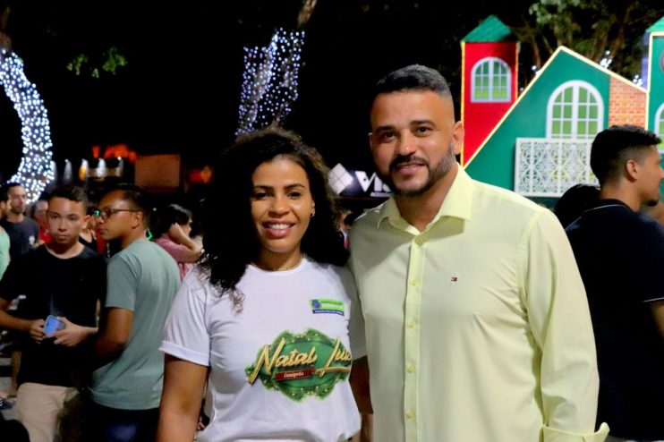 Natal Luz: abertura da Vila do Papai Noel atrai centenas de pessoas para a Praça da Bandeira em Eunápolis 14