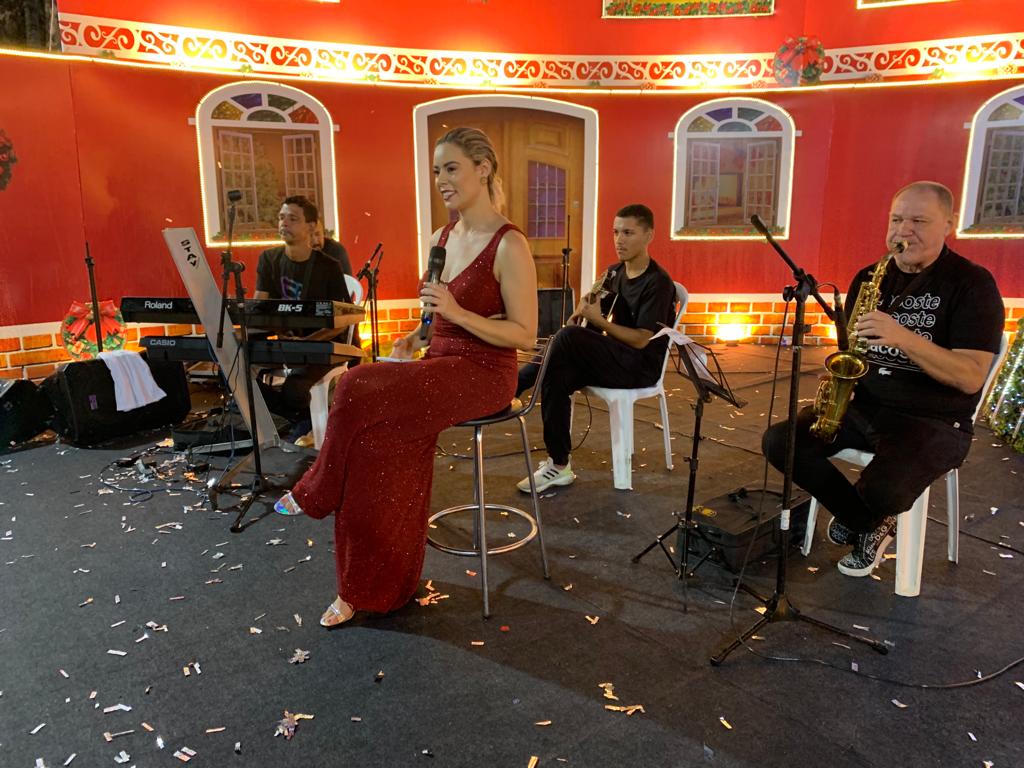 Encerramento do Natal Luz encanta público com apresentações na Vila do Papai Noel 8