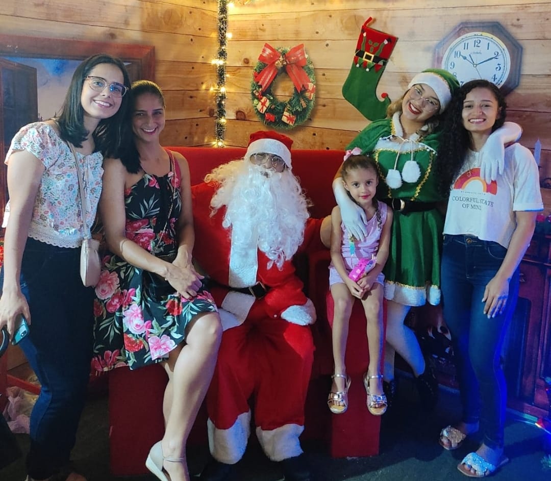 Encerramento do Natal Luz encanta público com apresentações na Vila do Papai Noel 9