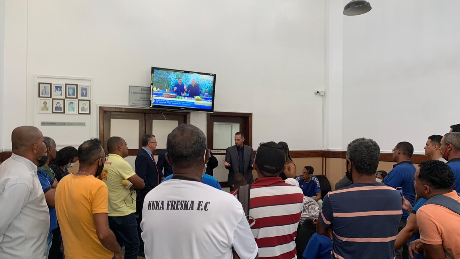 Ação da prefeita Cordelia Torres garante pagamento a funcionários da empresa de transporte escolar 5