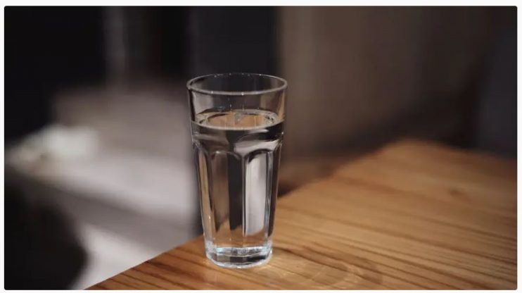 Beber dois litros de água por dia é excessivo, diz estudo 5