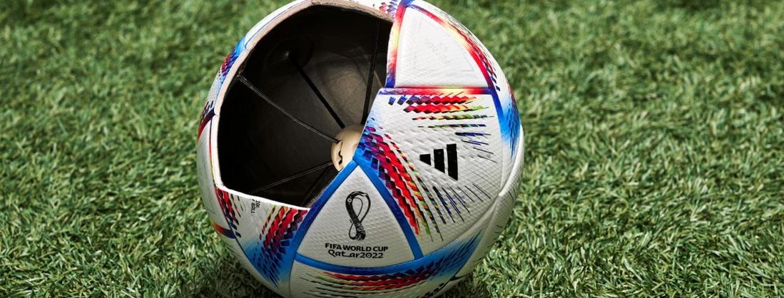 Bola da Copa do Mundo precisa ser carregada; descubra o motivo 2