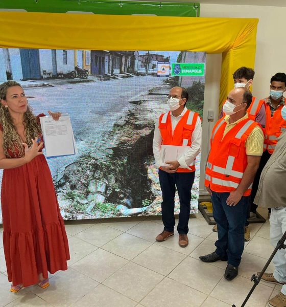 Prefeita Cordélia Torres concede coletiva de imprensa para divulgar ações em relação às chuvas 26