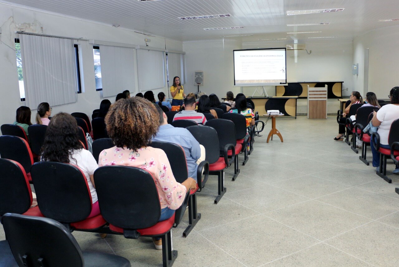 Prefeitura de Eunápolis promove curso sobre infecções sexualmente transmissíveis para médicos e enfermeiros 26