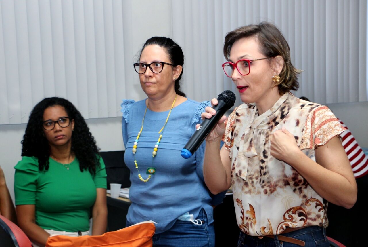 Prefeitura de Eunápolis promove curso sobre infecções sexualmente transmissíveis para médicos e enfermeiros 9