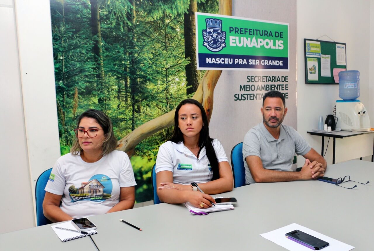 Destaque estadual com o projeto "Escritura Legal", Prefeitura de Eunápolis recebe membros da UPB e NUREF para troca de experiências 6