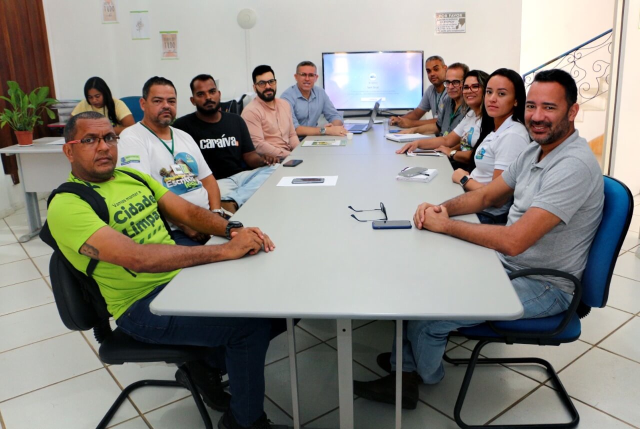 Destaque estadual com o projeto "Escritura Legal", Prefeitura de Eunápolis recebe membros da UPB e NUREF para troca de experiências 14