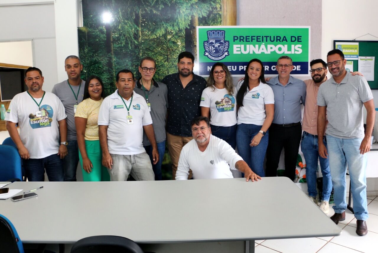 Destaque estadual com o projeto "Escritura Legal", Prefeitura de Eunápolis recebe membros da UPB e NUREF para troca de experiências 18