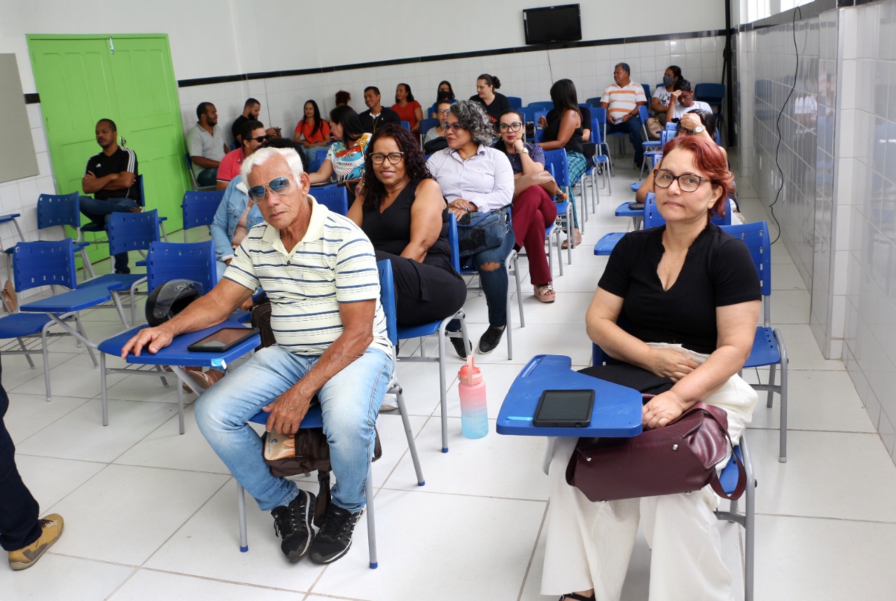 Professores da rede municipal da educação participam de capacitação da plataforma PICODE 8